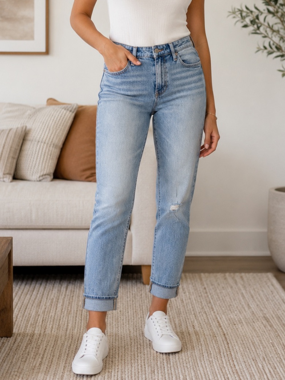 Lucky Brand Sweet Straight Light Wash Distressed Ripped Cuffed Jeans 28
